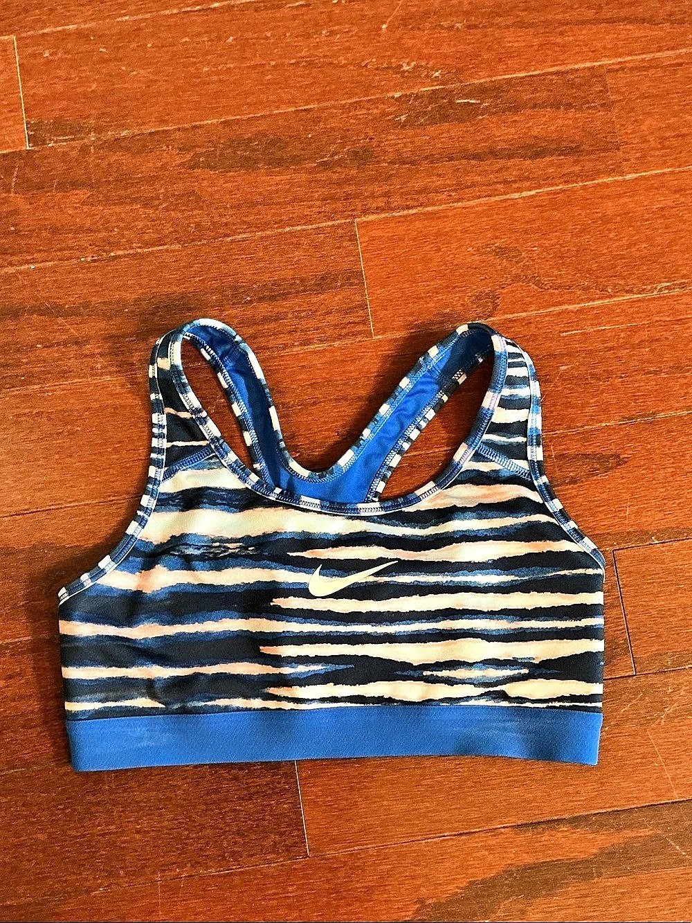 Nike Dri-FIT sports bra Striped Sports Bra in Blue & White Size Small